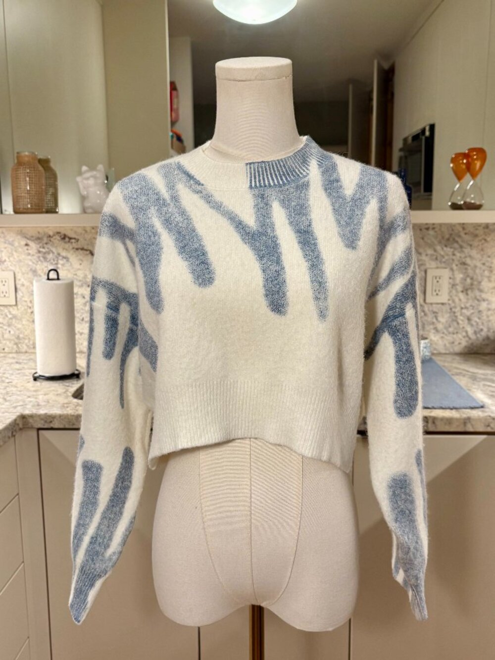 Altar'd State Cream & Blue Cropped Abstract Spray Paint Sweater - Small